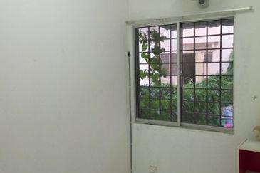 Taman Pinggiran Putra