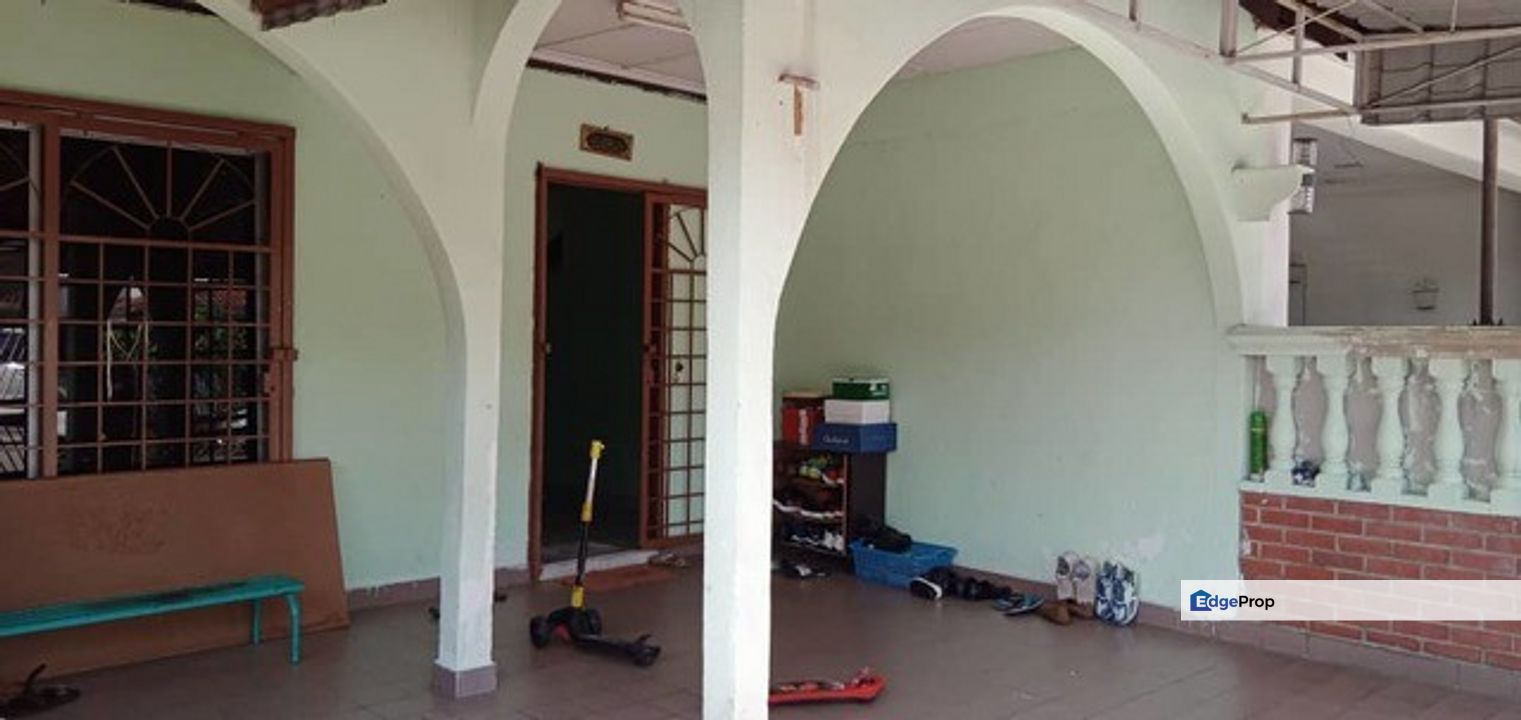 Taman Serdang Raya For Sale TAMAN PUTRA INDAH GATED & GUARDED WELL KEPT UNIT, Selangor, Seri Kembangan