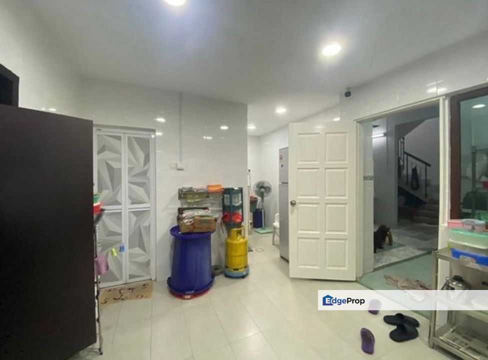 Taman Wawasan, Pusat Bandar Puchong For Sale Open Facing Ample Parking Space, Kitchen Extended, Selangor, Puchong