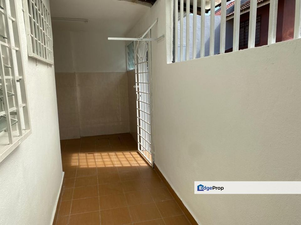 BK2 Bandar Kinrara 1.5 Sty House Freehold Kitchen Extended With Cabinet For Sale, Selangor, Bandar Kinrara Puchong