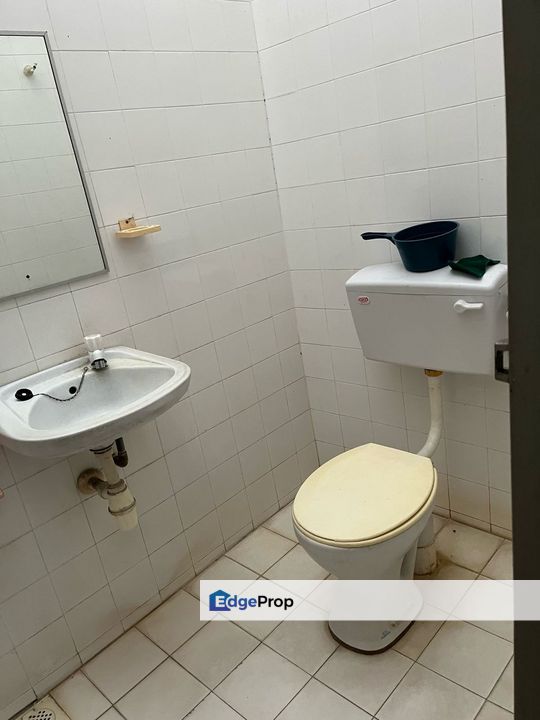 Sg Jelok Kajang 2 Sty House Freehold 22x78 4 Room Auto gate For Sale, Selangor, Kajang