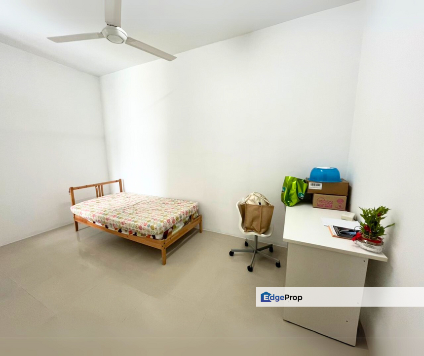 USJ One Avenue Spacious Unit 4R3B Pool View 2 Carpark Side By Side Fully Furnished For Sale, Selangor, USJ