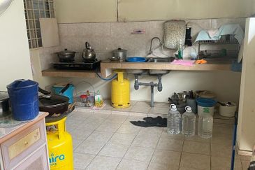 Taman Pinggiran Putra