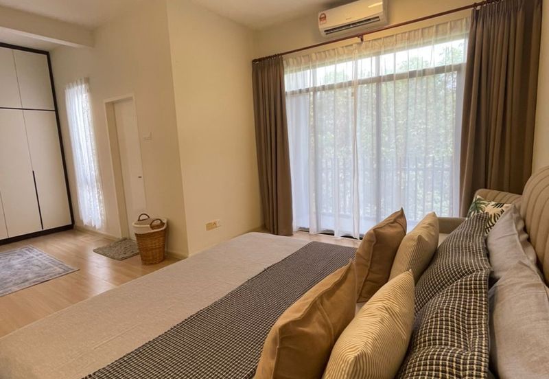 Crescent Park Townvilla