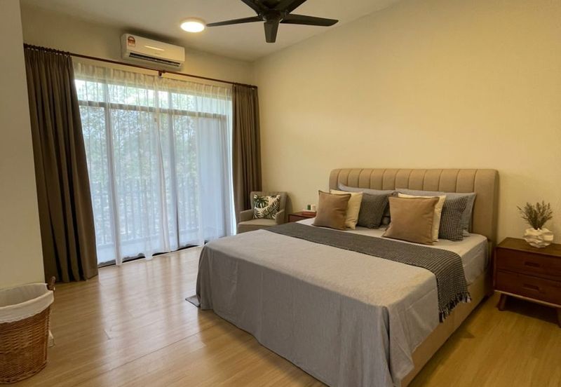 Crescent Park Townvilla