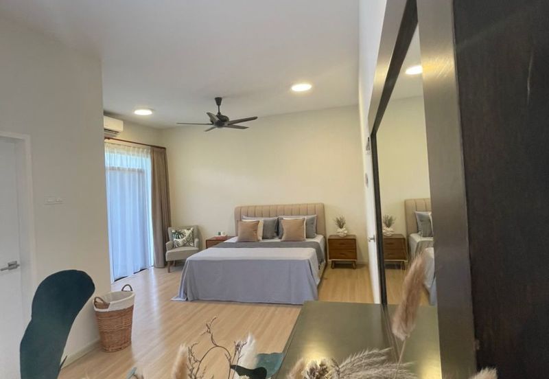 Crescent Park Townvilla