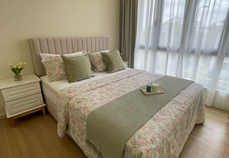 Crescent Park Townvilla