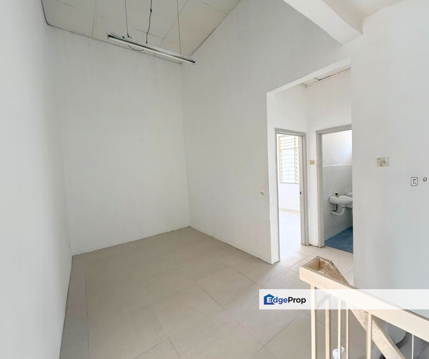 LEP 3 Taman Lestari Putra 2 Sty House Non Bumi Lot 4R3B For Sale, Selangor, Seri Kembangan