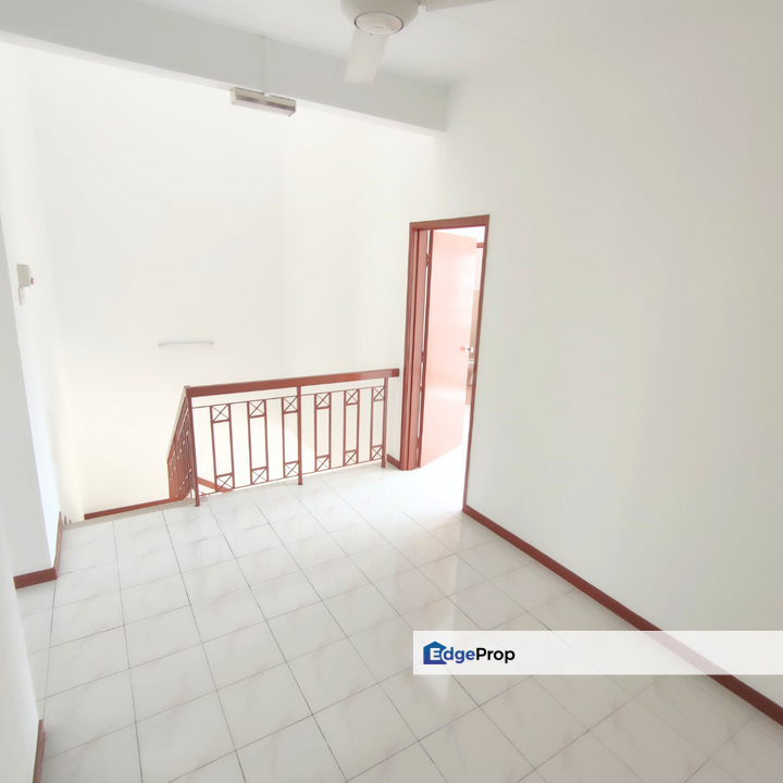 Taman Kajang Perdana 2 Sty 22x75 Freehold 4R3B Well Kept For Sale, Selangor, Kajang