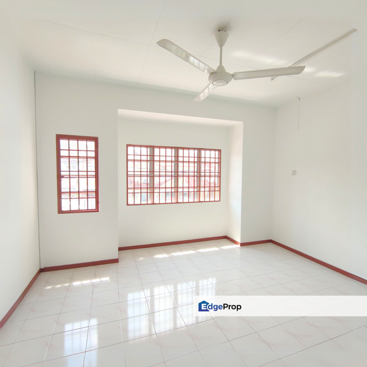Taman Kajang Perdana 2 Sty 22x75 Freehold 4R3B Well Kept For Sale, Selangor, Kajang