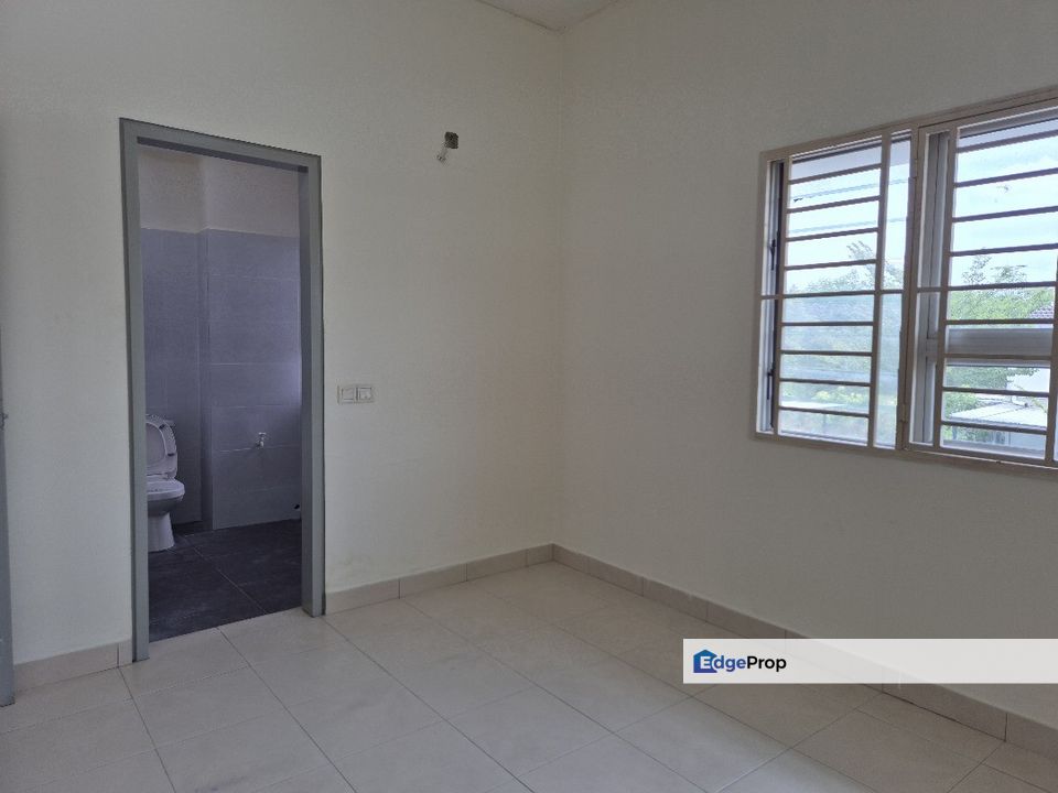 Davina Laman Kenangan Nilai Impian 2 Sty House 22x75 Freehold 4R3B Well Kept Unit For Sale, Negeri Sembilan, Nilai