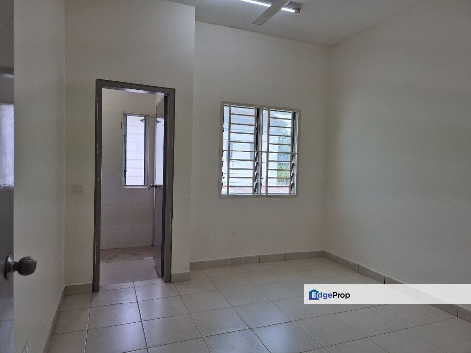 Davina Laman Kenangan Nilai Impian 2 Sty House 22x75 Freehold 4R3B Well Kept Unit For Sale, Negeri Sembilan, Nilai