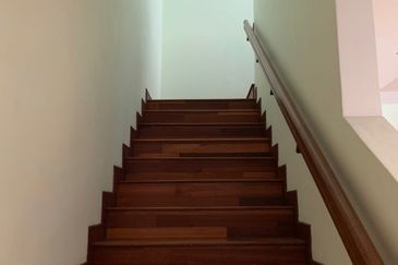 Bandar Puteri Puchong 2 Sty Freehold Renovated 4R4B Kitchen Cabinet For Sale