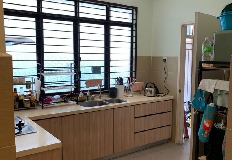 Bandar Puteri Puchong 2 Sty Freehold Renovated 4R4B Kitchen Cabinet For Sale