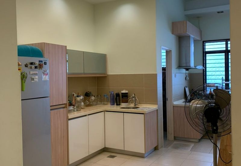 Bandar Puteri Puchong 2 Sty Freehold Renovated 4R4B Kitchen Cabinet For Sale
