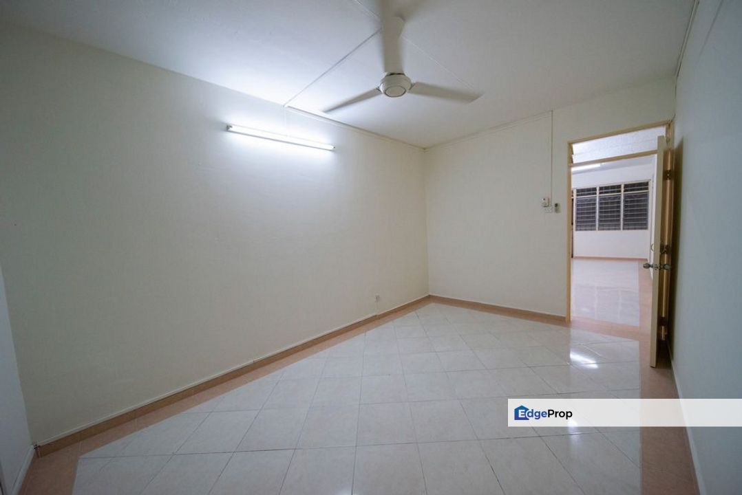 Mentari Court Petaling Jaya Walking Distance to KTM Setia Jaya Well Kept Unit For Sale, Selangor, Bandar Sunway