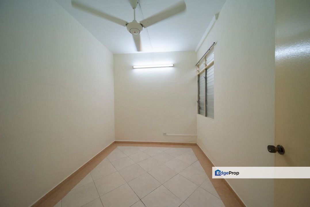 Mentari Court Petaling Jaya Walking Distance to KTM Setia Jaya Well Kept Unit For Sale, Selangor, Bandar Sunway