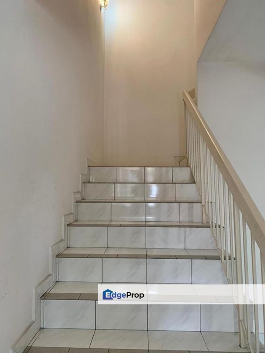 SS18 Subang Jaya Double Storey 22x75 Freehold 4R3B House for Sale, Selangor, Subang Jaya