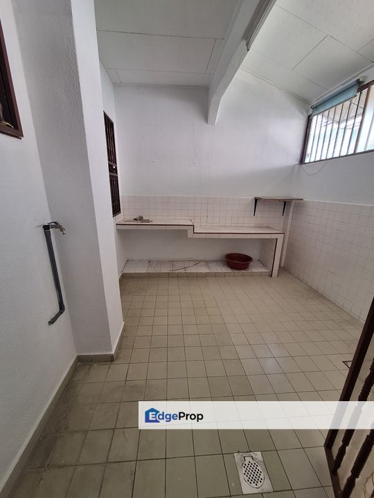 Taman Bukit Mewah Kajang 2 Storey 22x75 Kitchen Extended 4R3B Well Kept House For Sale, Selangor, Kajang