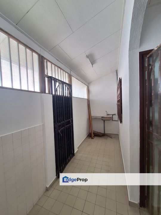 Taman Bukit Mewah Kajang 2 Storey 22x75 Kitchen Extended 4R3B Well Kept House For Sale, Selangor, Kajang