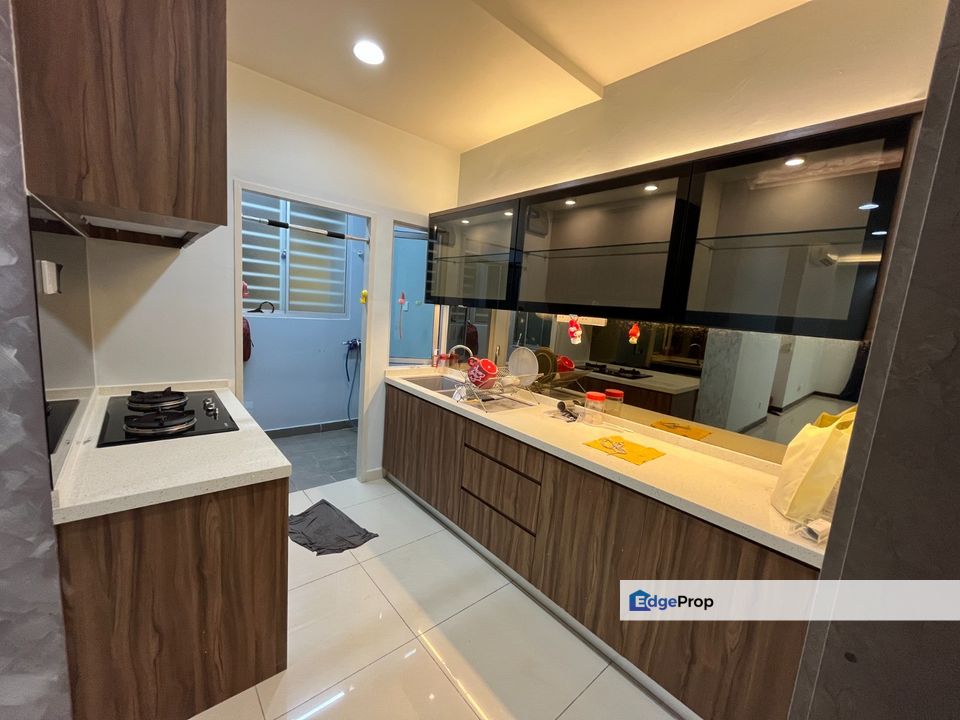 Savanna Executive Suite Bangi Below MV Corner Unit Renovated Facing Pool Limited Unit For Sale, Selangor, Bangi