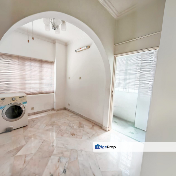 Awana Puri Cheras Penthouse 2 Sty Corner Unit Freehold 4 Carpark Rare Unit For Sale, Kuala Lumpur, Cheras