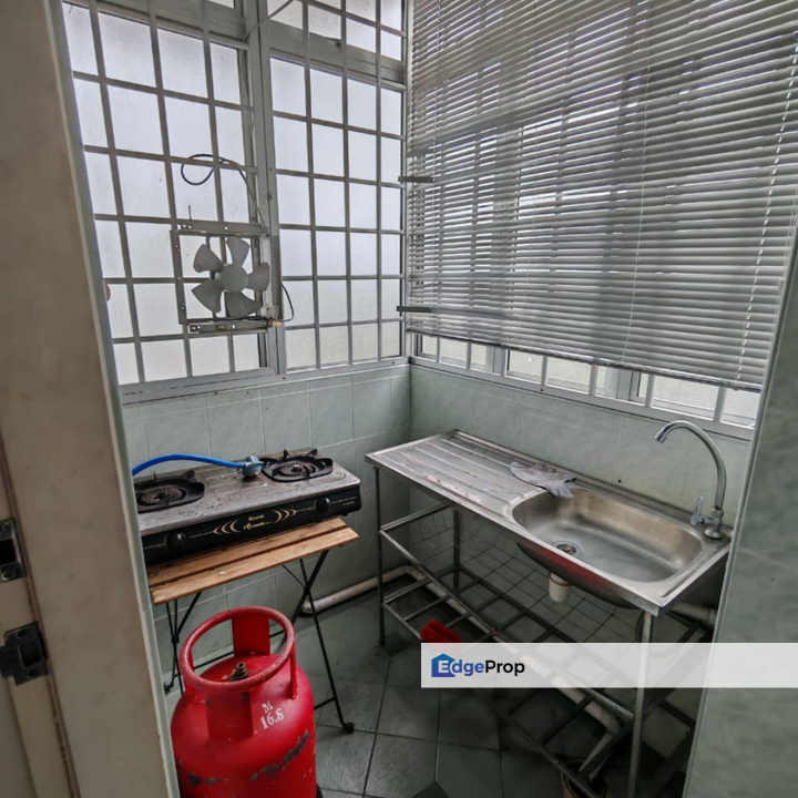 Awana Puri Cheras Penthouse 2 Sty Corner Unit Freehold 4 Carpark Rare Unit For Sale, Kuala Lumpur, Cheras