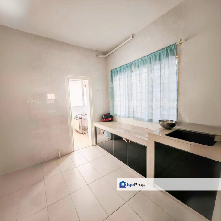 Awana Puri Cheras Condo Corner Unit Well Kept Freehold For Sale, Kuala Lumpur, Cheras