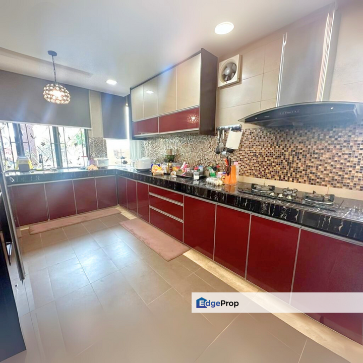 AP6 Aman Perdana Klang Bungalow 2 Sty Freehold Fully Renovated Fully Furnished For Sale, Selangor, Klang