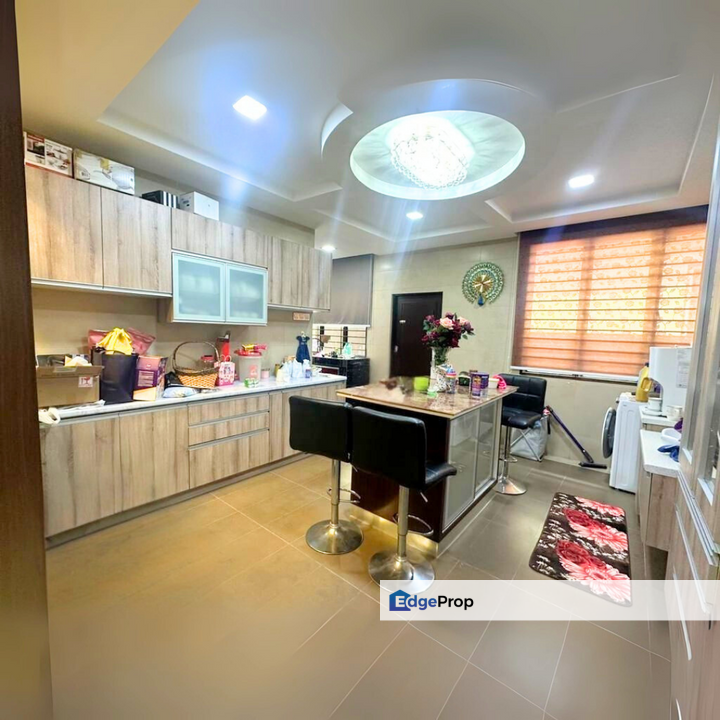 AP6 Aman Perdana Klang Bungalow 2 Sty Freehold Fully Renovated Fully Furnished For Sale, Selangor, Klang