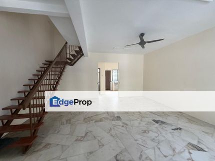 Lestari Putra LEP 3 Seri Kembangan 2 Sty Non Bumi Unit 4R3B Good Cond For Sale, Selangor, Seri Kembangan