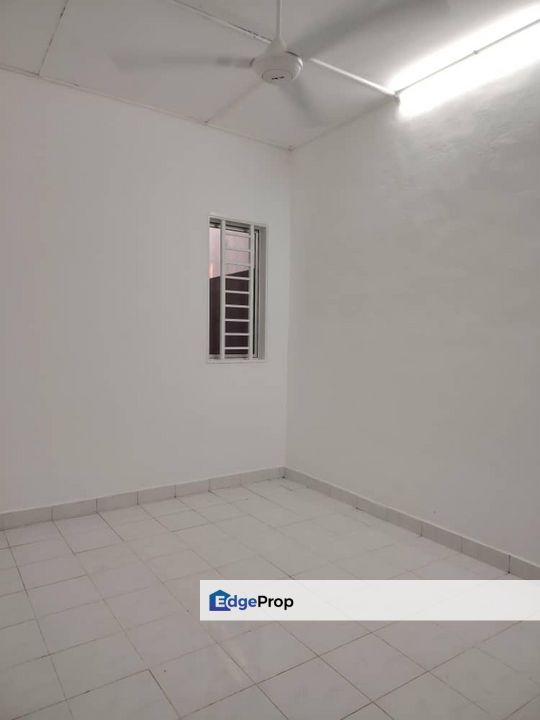 Taman Desaria Nilai Negeri Sembilan Cheapest Unit Freehold Terrace House Newly Paint For Sale, Negeri Sembilan, Nilai