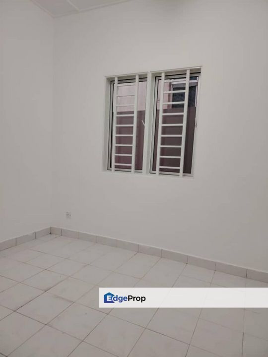 Taman Desaria Nilai Negeri Sembilan Cheapest Unit Freehold Terrace House Newly Paint For Sale, Negeri Sembilan, Nilai