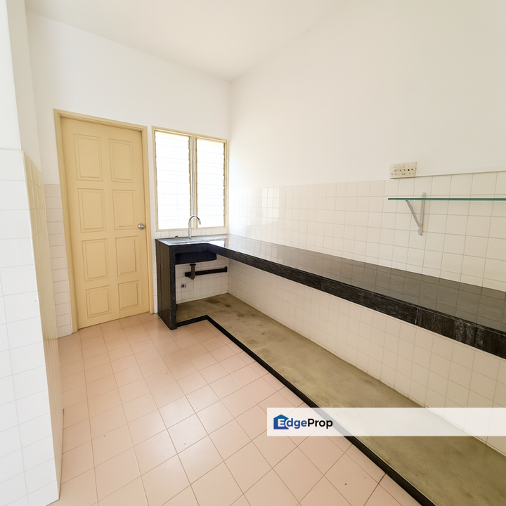 Taman Desa Serdang 2 Storey Non Bumi 4R3B Near MRT For Sale, Selangor, Seri Kembangan