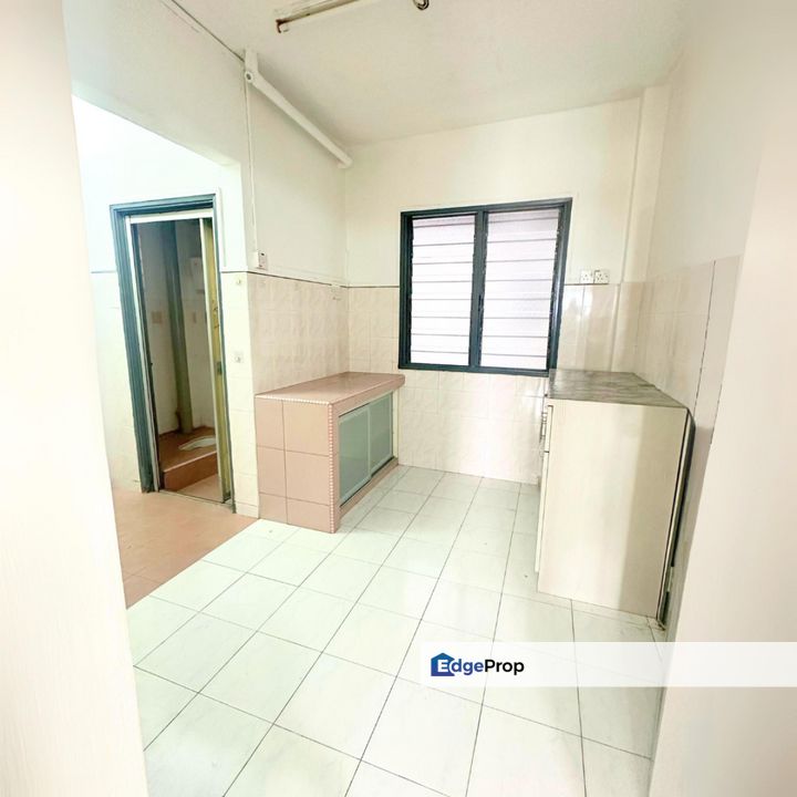 Okid Apartment Bukit Indah Ampang Low Floor Non Bumi Kitchen Cabinet For Sale, Selangor, Ampang