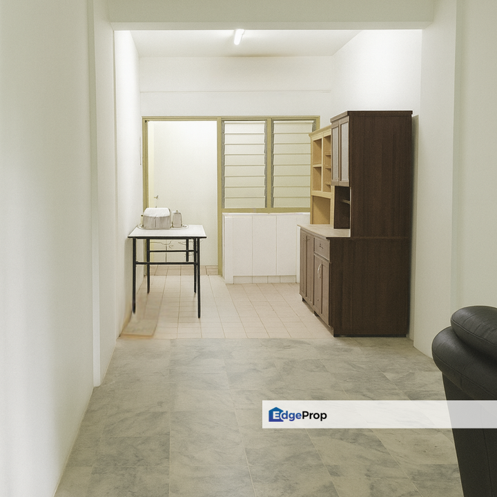 Pangsapuri Nuri Subang Bestari Shah Alam Ground Floor Freehold Below Bank Value For Sale, Selangor, Subang