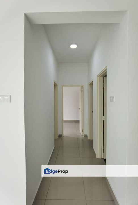 Galleria 2 @ Equine Park Seri Kembangan Non Bumi 3R2B 2 Carpark Well Kept Unit For Sale, Selangor, Seri Kembangan