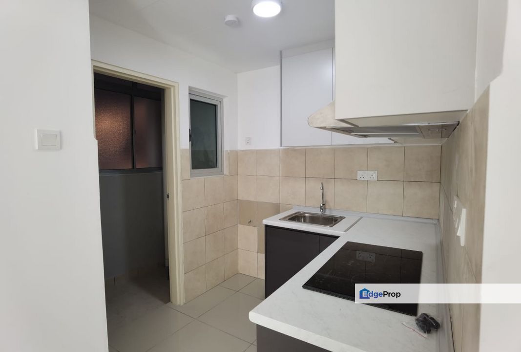 Galleria 2 @ Equine Park Seri Kembangan Non Bumi 3R2B 2 Carpark Well Kept Unit For Sale, Selangor, Seri Kembangan