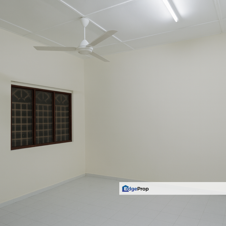 Taman Cheras Awana Bt9 Cheras 2 Sty Freehold Renovated Well Kept Unit For Sale, Selangor, Cheras