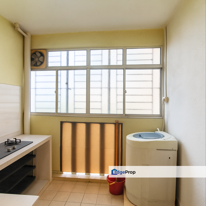 Villa Pavilion @ Bukit Serdang Freehold Corner Lot Low Price High Value Purchase For Sale, Selangor, Seri Kembangan