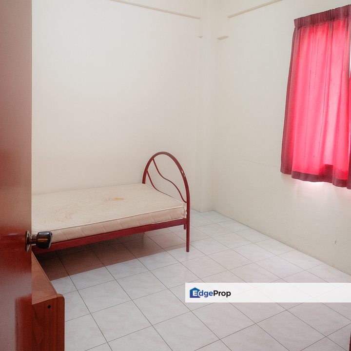 Gugusan Teratai Apartment Kota Damansara Non Bumi Well Kept Unit For Sale, Selangor, Kota Damansara