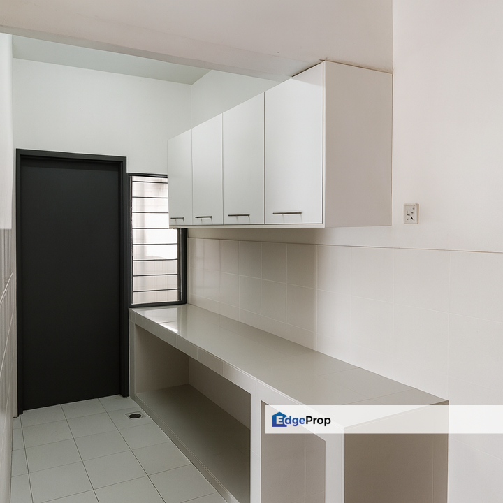 Calisa N Residences Puchong Non Bumi Low Density Furnished Well Kept Unit For Sale, Selangor, Puchong