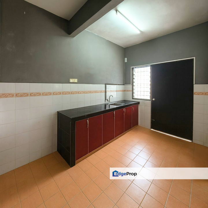 Kemuning Greenville Shah Alam Flood Free 2 Sty Below MV Freehold 4Room Well Kept Unit For Sale, Selangor, Shah Alam