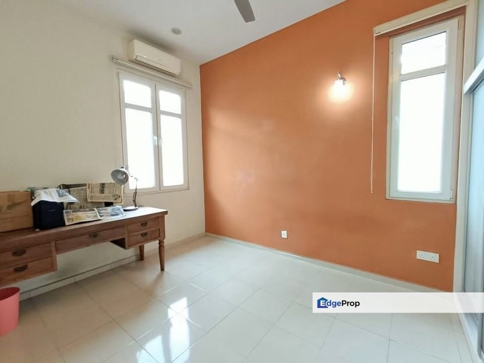 Taman Cenderawasih Seremban Bungalow 2 Sty Extended Renovated Open Facing For Sale, Negeri Sembilan, Seremban