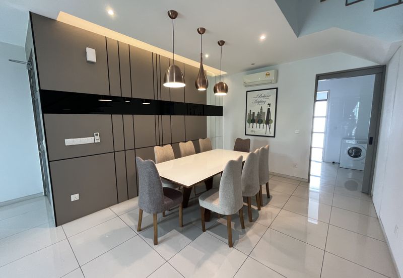 Tropical Villa Luxury Service Suites