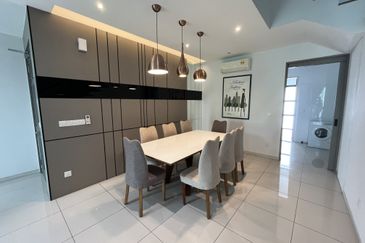 Tropical Villa Luxury Service Suites