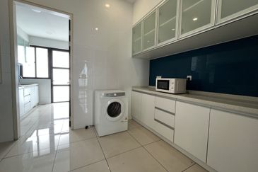 Tropical Villa Luxury Service Suites