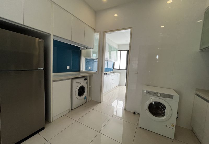 Tropical Villa Luxury Service Suites