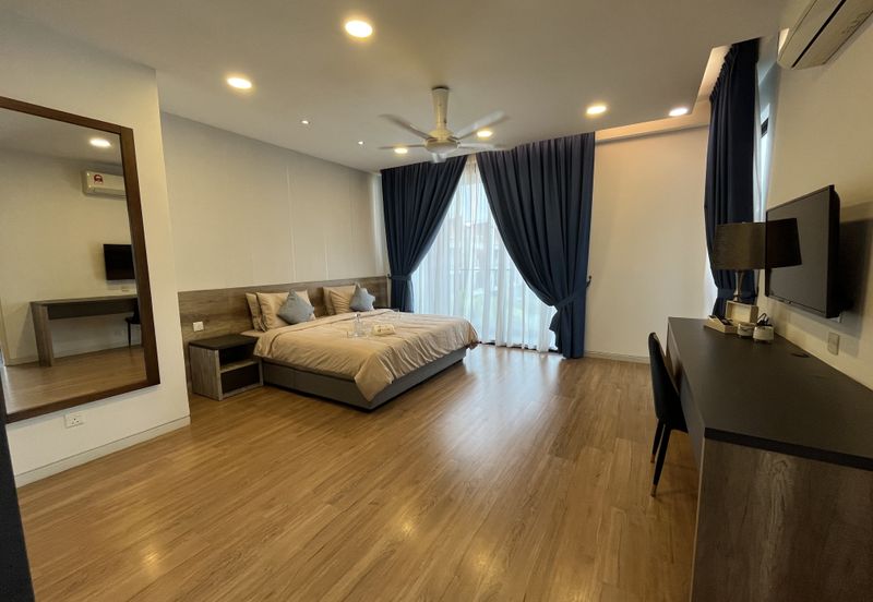 Tropical Villa Luxury Service Suites