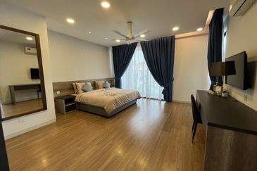 Tropical Villa Luxury Service Suites